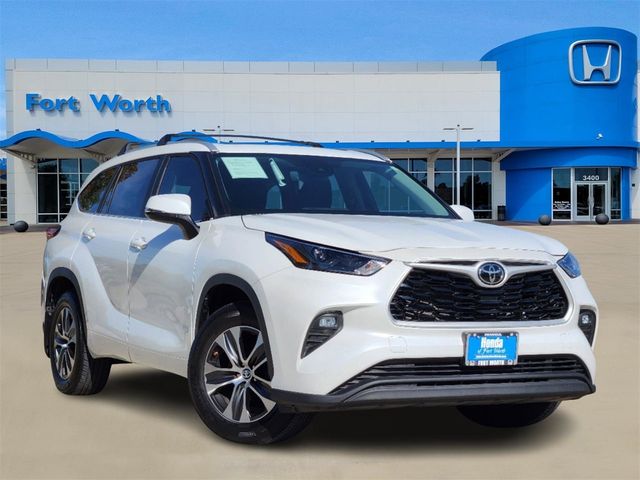 2023 Toyota Highlander XLE