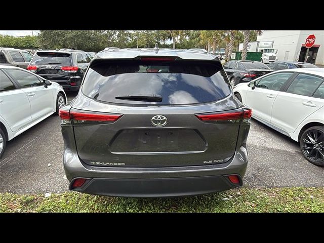 2023 Toyota Highlander XLE