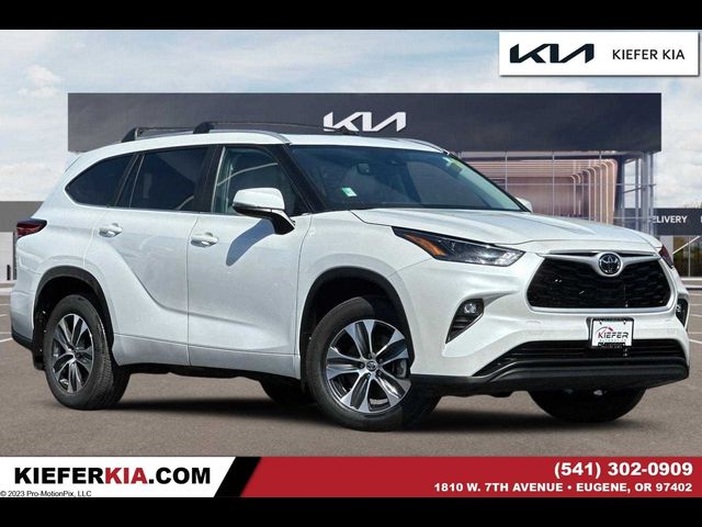 2023 Toyota Highlander XLE