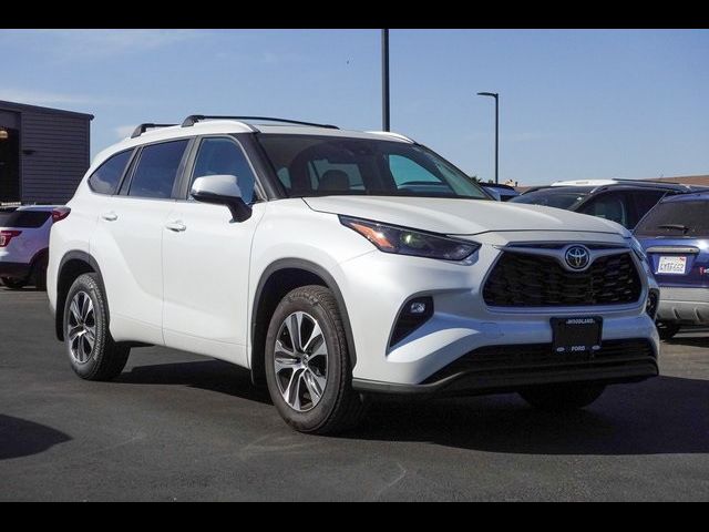 2023 Toyota Highlander XLE