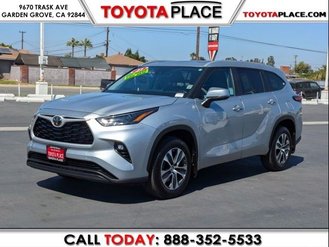 2023 Toyota Highlander XLE