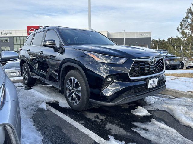 2023 Toyota Highlander XLE