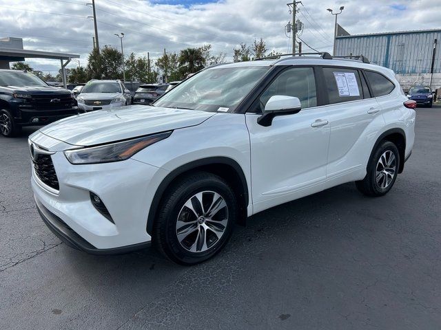 2023 Toyota Highlander XLE