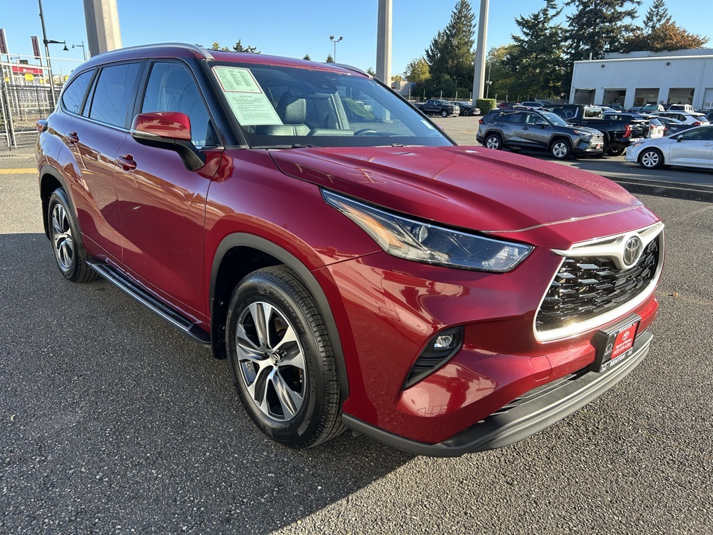 Toyota Highlander Buyer's Guide Review HIGHLANDER・RED／Limited