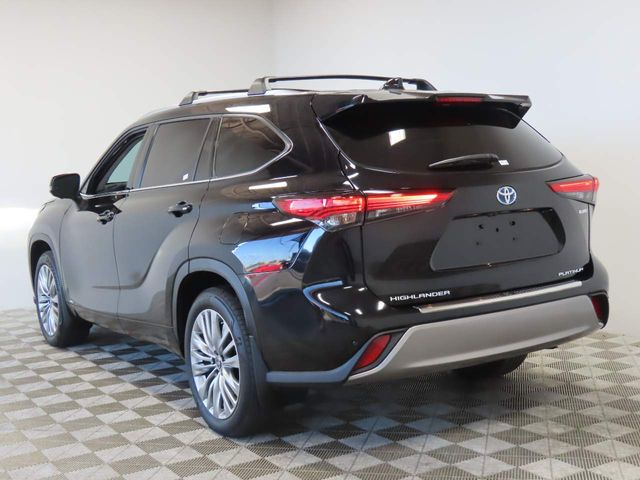 2023 Toyota Highlander Hybrid Platinum