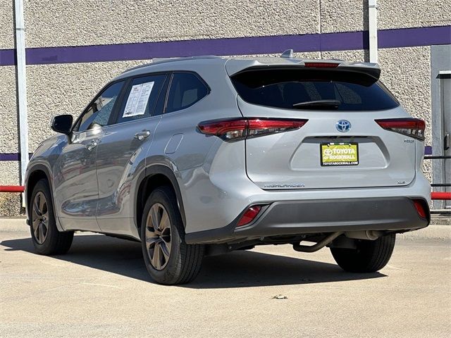 2023 Toyota Highlander Hybrid Bronze Edition