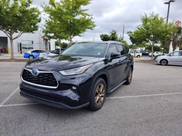 2023 Toyota Highlander Hybrid Bronze Edition