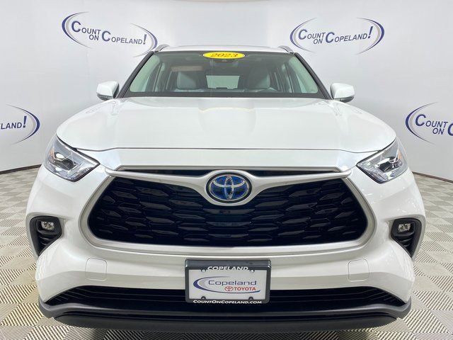 2023 Toyota Highlander Hybrid Bronze Edition