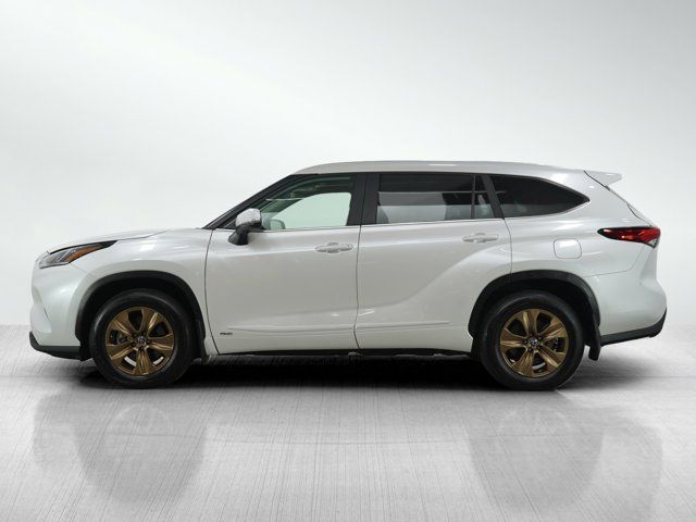 2023 Toyota Highlander Hybrid Bronze Edition