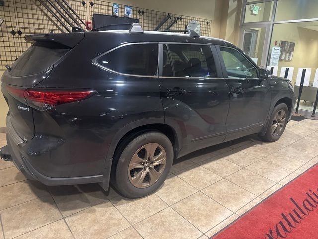 2023 Toyota Highlander Hybrid Bronze Edition