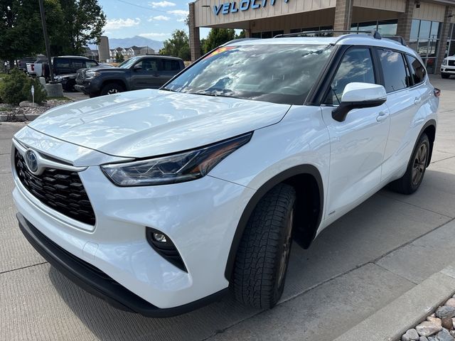 2023 Toyota Highlander Hybrid Bronze Edition