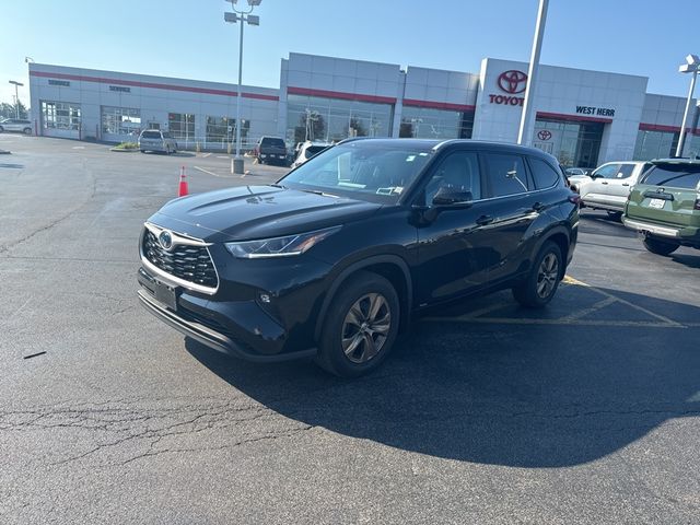 2023 Toyota Highlander Hybrid Bronze Edition