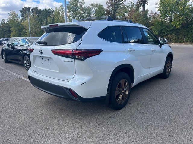 2023 Toyota Highlander Hybrid Bronze Edition