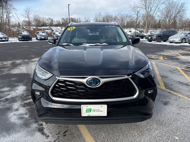 2023 Toyota Highlander Hybrid Bronze Edition