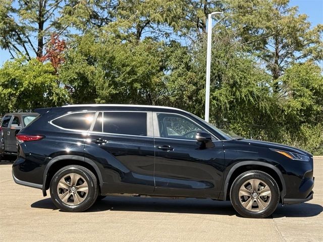 2023 Toyota Highlander Hybrid Bronze Edition