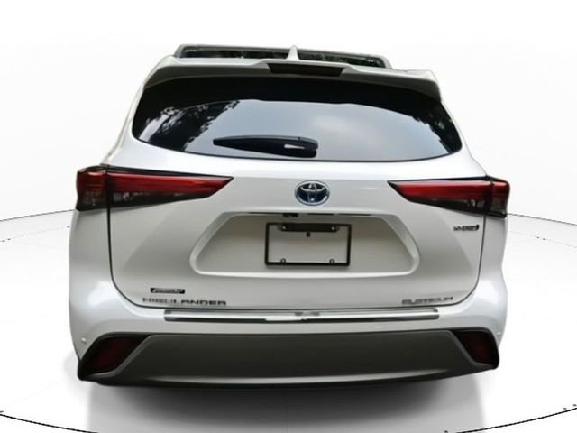 2023 Toyota Highlander Hybrid Platinum