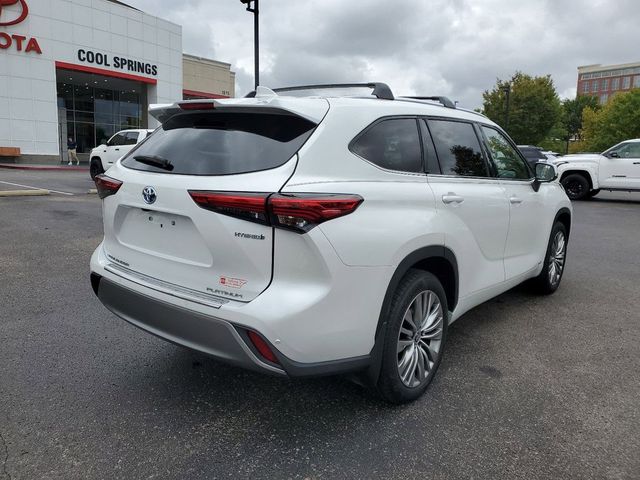 2023 Toyota Highlander Hybrid Platinum