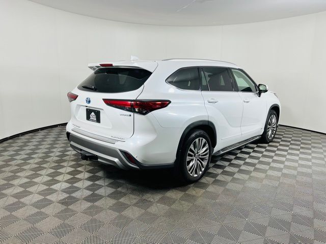 2023 Toyota Highlander Hybrid Platinum