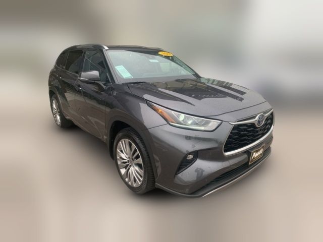 2023 Toyota Highlander Hybrid Platinum