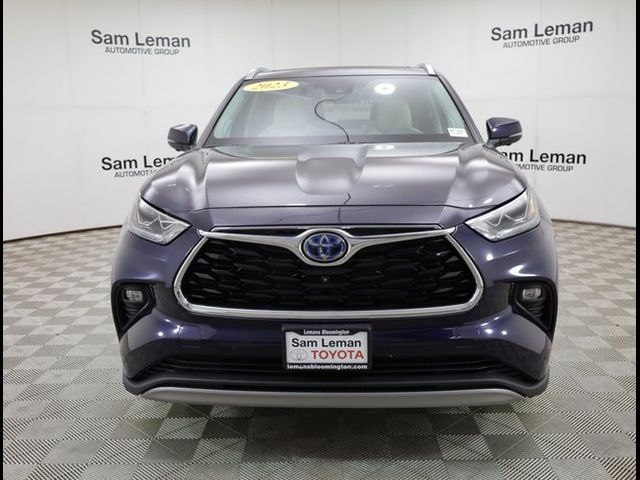 2023 Toyota Highlander Hybrid Platinum