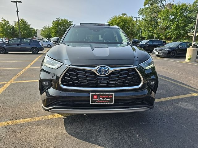 2023 Toyota Highlander Hybrid Platinum