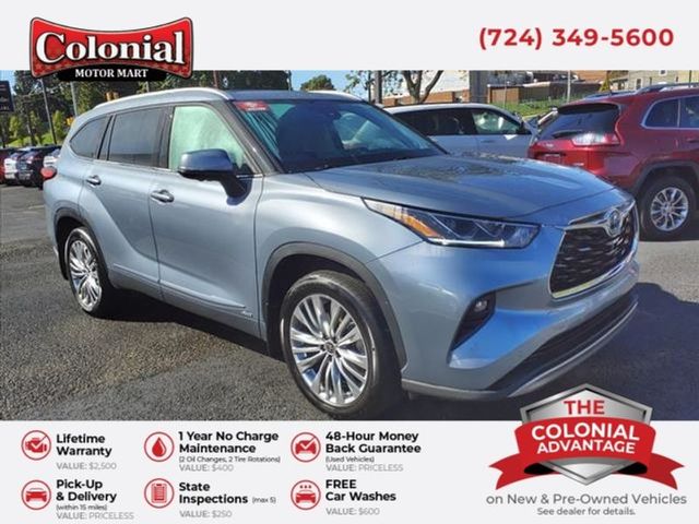 2023 Toyota Highlander Hybrid Platinum