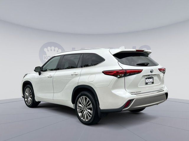 2023 Toyota Highlander Hybrid Platinum