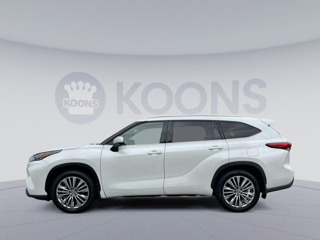 2023 Toyota Highlander Hybrid Platinum