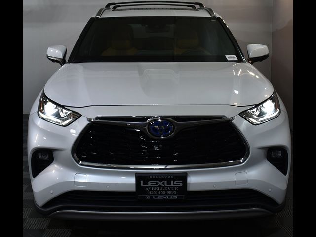 2023 Toyota Highlander Hybrid Platinum