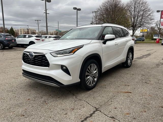 2023 Toyota Highlander Hybrid Platinum