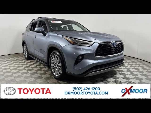 2023 Toyota Highlander Hybrid Platinum