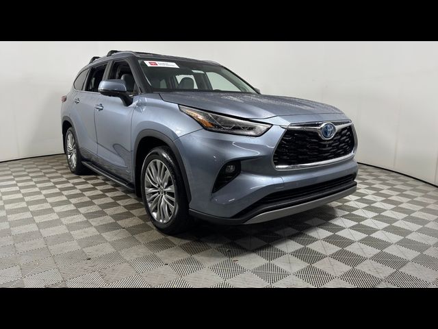 2023 Toyota Highlander Hybrid Platinum