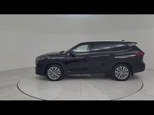 2023 Toyota Highlander Hybrid Platinum