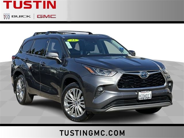 2023 Toyota Highlander Hybrid Platinum