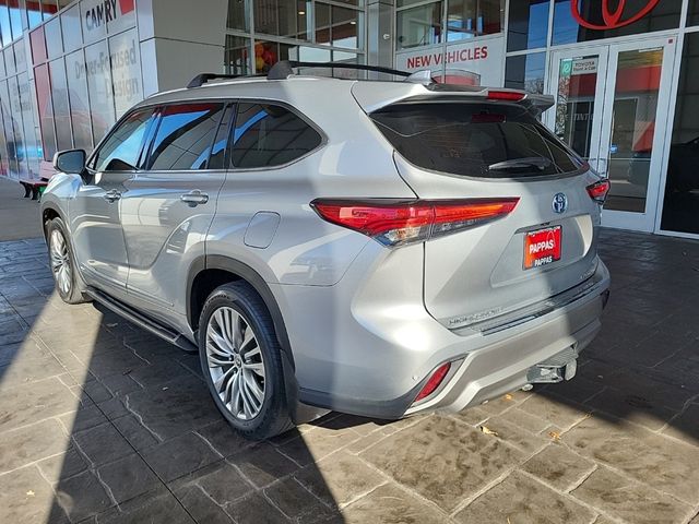 2023 Toyota Highlander Hybrid Platinum