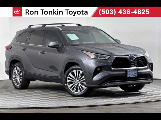 2023 Toyota Highlander Hybrid Platinum