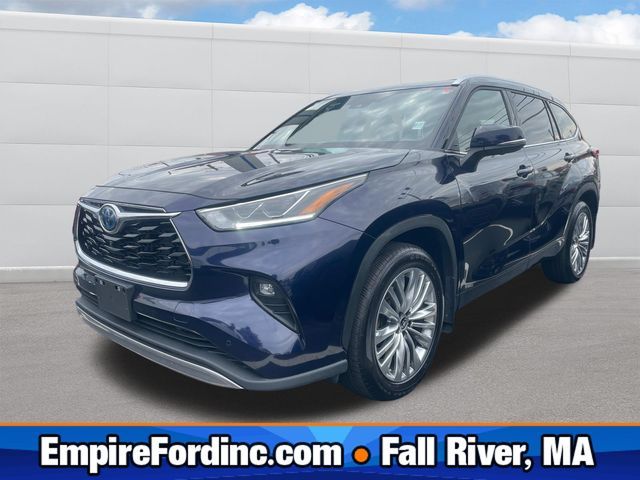 2023 Toyota Highlander Hybrid Platinum