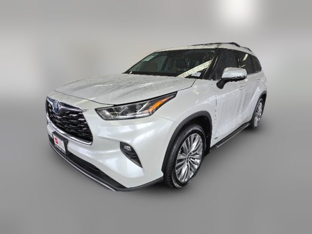 2023 Toyota Highlander Hybrid Platinum