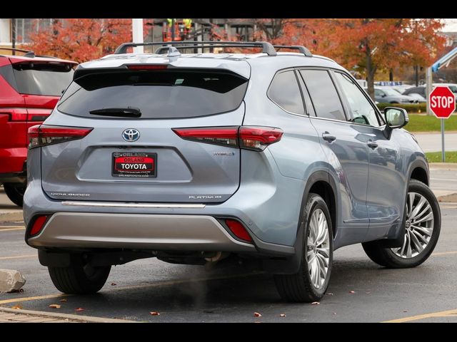 2023 Toyota Highlander Hybrid Platinum