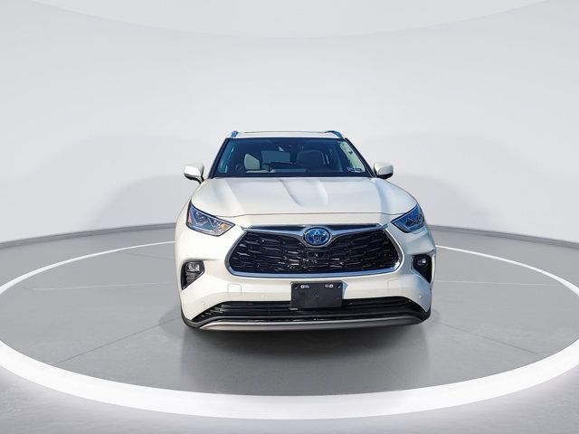 2023 Toyota Highlander Hybrid Platinum