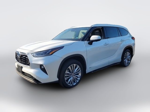 2023 Toyota Highlander Hybrid Platinum