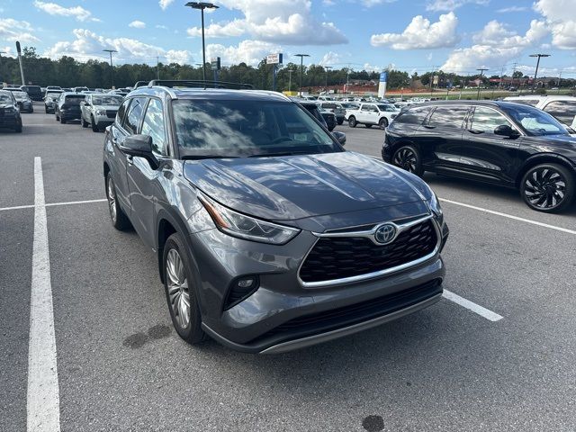 2023 Toyota Highlander Hybrid Platinum