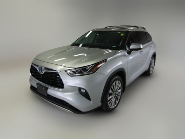 2023 Toyota Highlander Hybrid Platinum