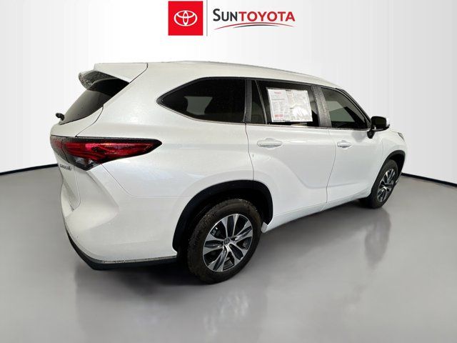 2023 Toyota Highlander Hybrid XLE