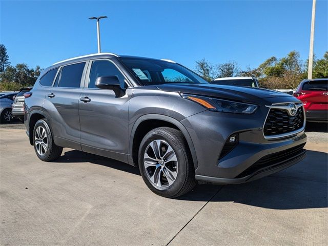 2023 Toyota Highlander Hybrid XLE