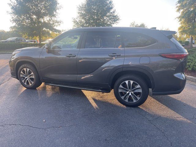 2023 Toyota Highlander Hybrid XLE