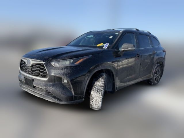 2023 Toyota Highlander Hybrid XLE