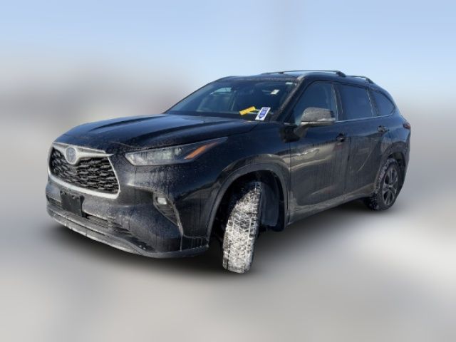 2023 Toyota Highlander Hybrid XLE