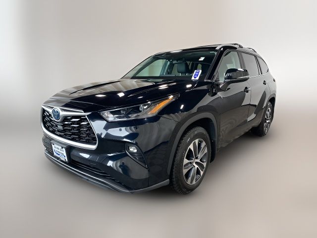 2023 Toyota Highlander Hybrid XLE