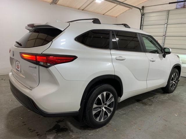 2023 Toyota Highlander Hybrid XLE